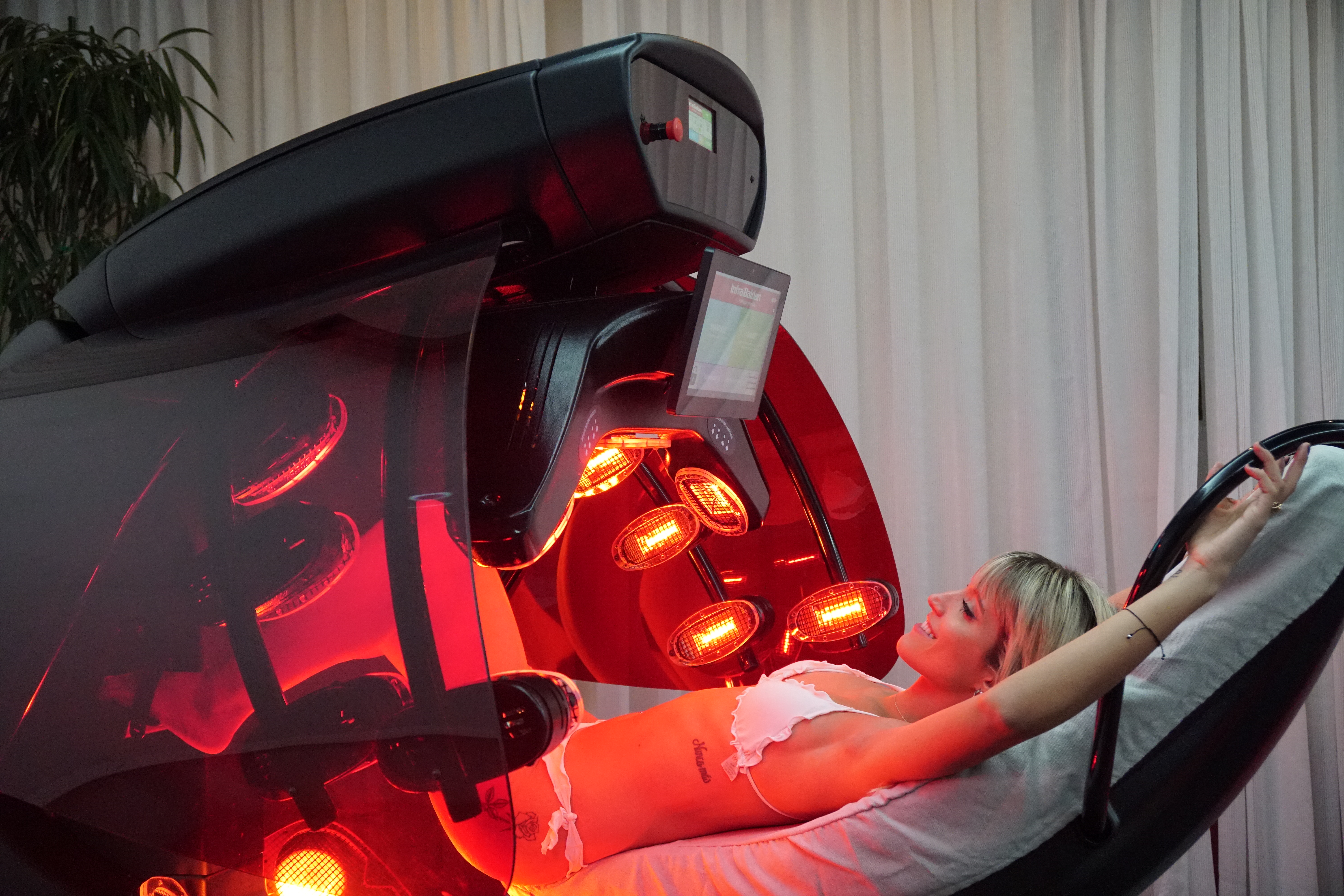 Red light weight loss technology at OxyHyperbaric